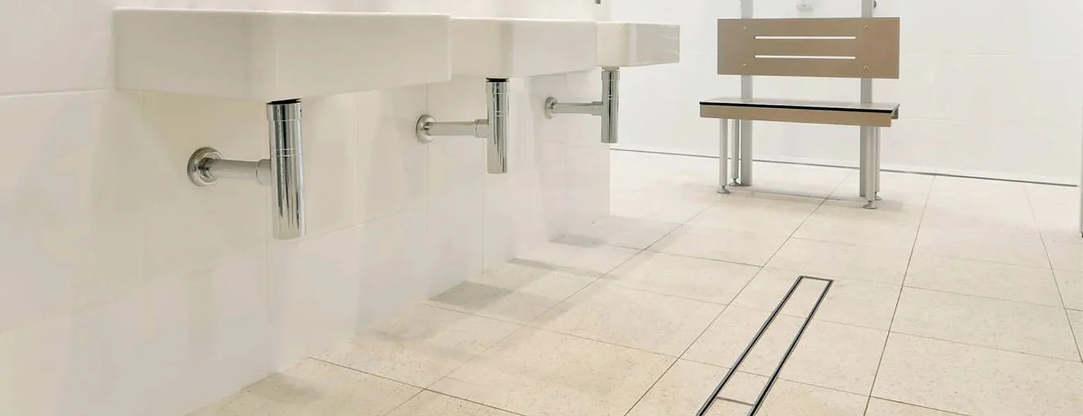 Infinity-Drain-—-Inspiration-Gallery-—-Indoor-Drains-—-Coolangatta-SLSC_001_12_1442271215 1560×600