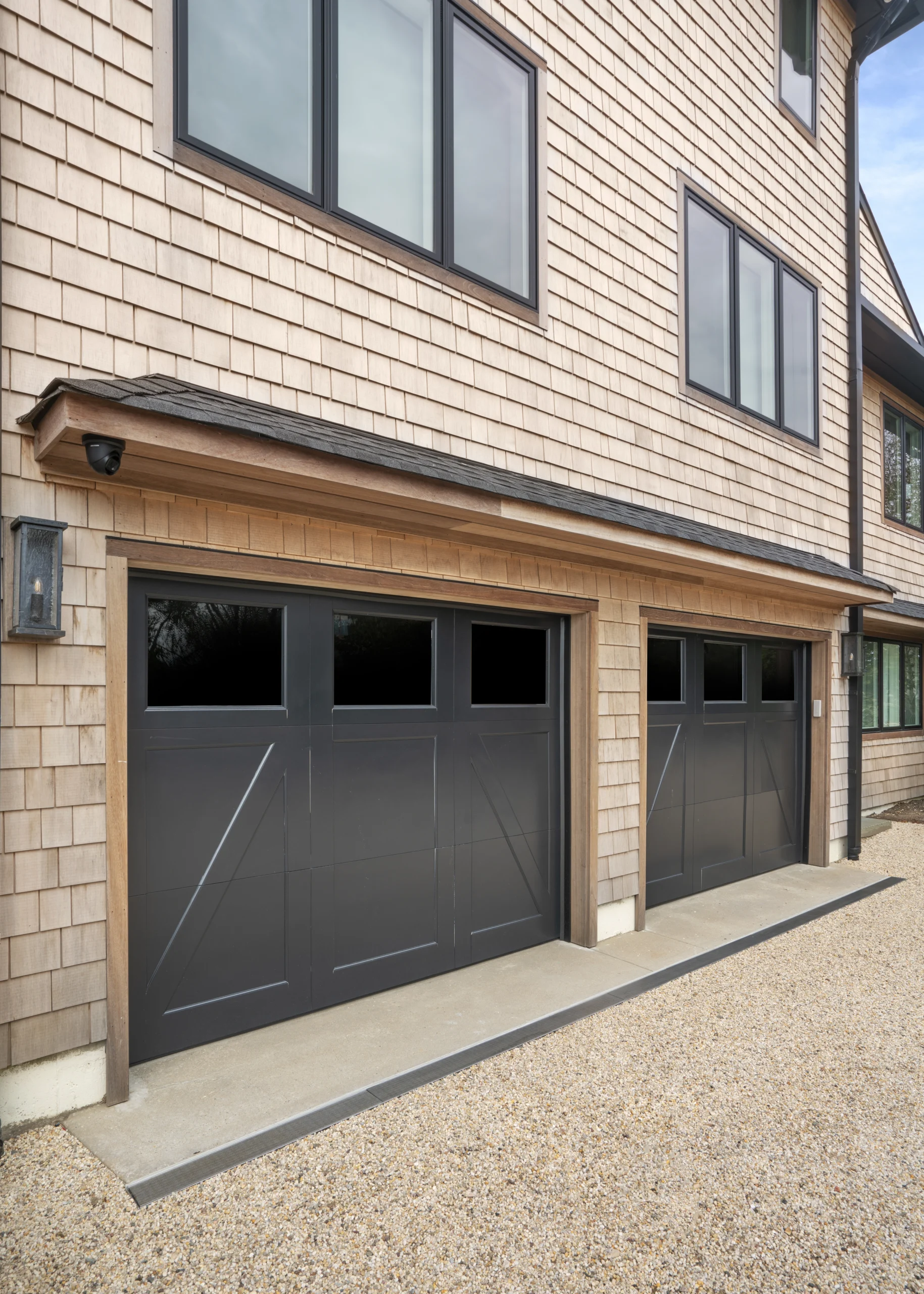 Infinity Drain — Inspiration Gallery — Outdoor Drains — 012_Frank_Adv_9_27_21-WW-SS