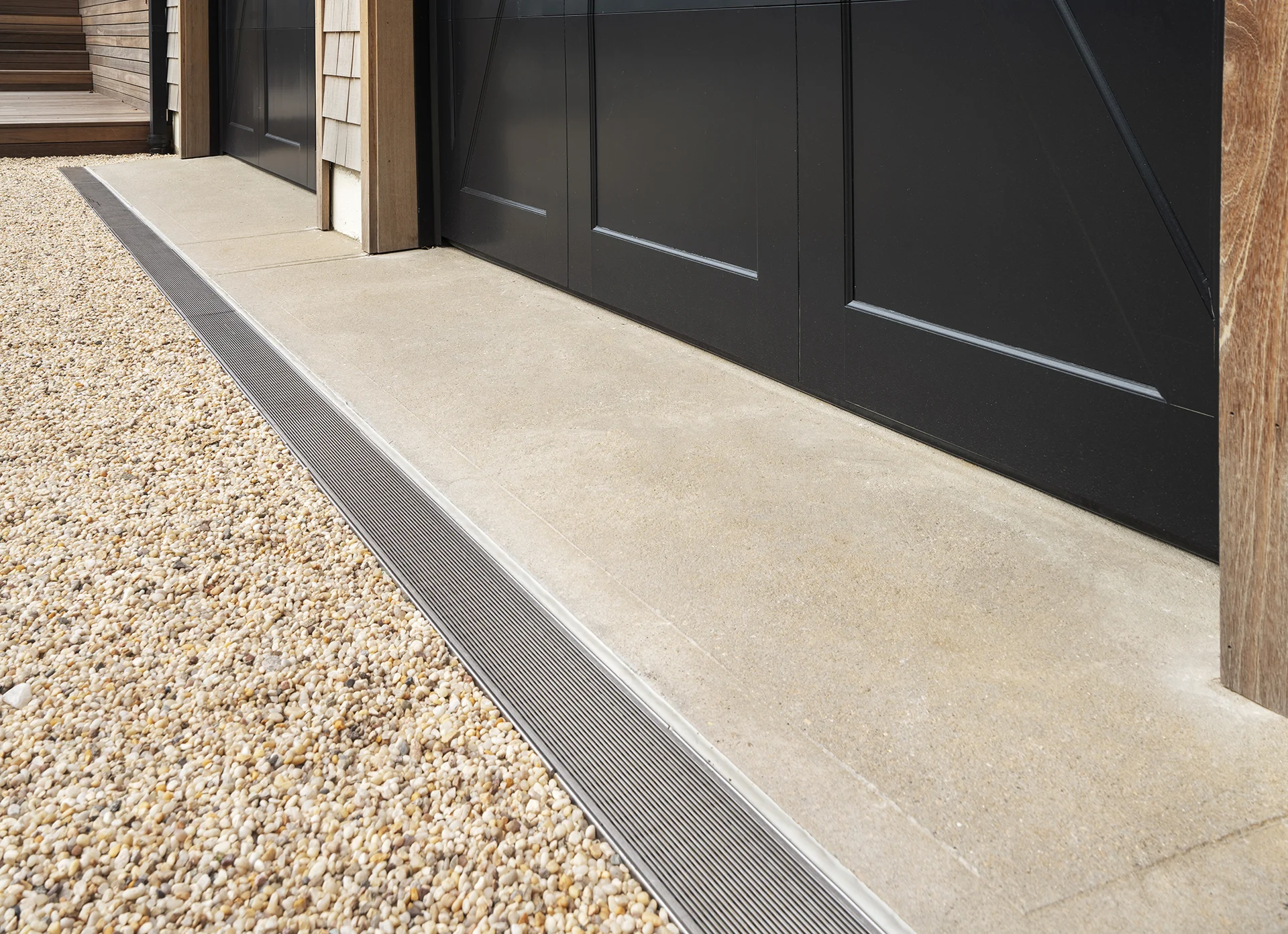 Infinity Drain — Inspiration Gallery — Outdoor Drains — Web-014_Frank_Adv_9_27_21-copy